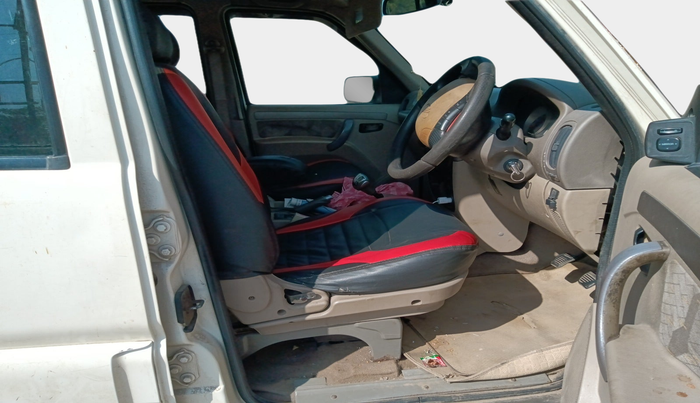 2010 Mahindra Scorpio VLX 2WD, Diesel, Manual, 1,43,923 km, interior