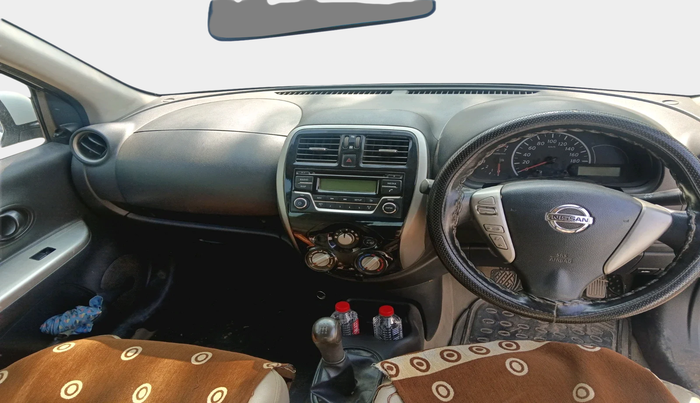 2017 Nissan Micra Active XV, CNG, Manual, 1,09,568 km, interior