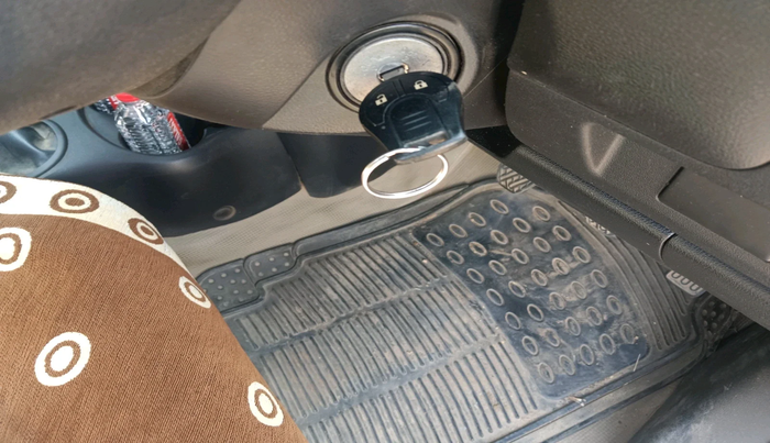 2017 Nissan Micra Active XV, CNG, Manual, 1,09,568 km, interior