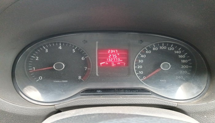 2011 Volkswagen Vento TRENDLINE 1.6, Petrol, Manual, 1,32,773 km, interior
