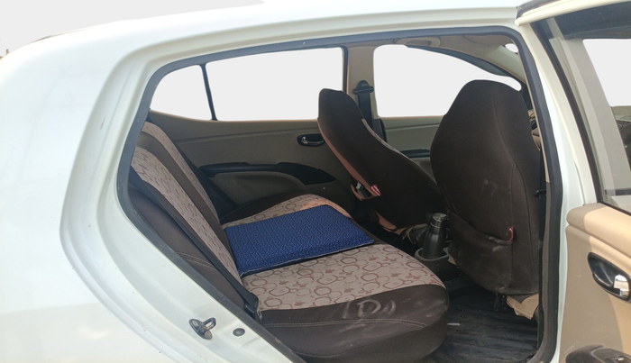 2012 Hyundai i10 MAGNA 1.2, Petrol, Manual, 1,05,660 km, interior