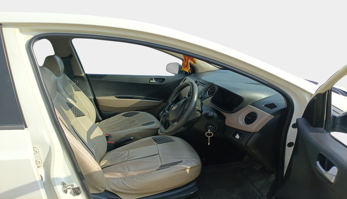 2014 Hyundai Xcent S 1.1 CRDI, Diesel, Manual, 1,32,437 km, interior