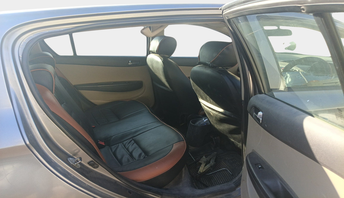 2012 Hyundai i20 MAGNA 1.2, Petrol, Manual, 1,24,604 km, interior