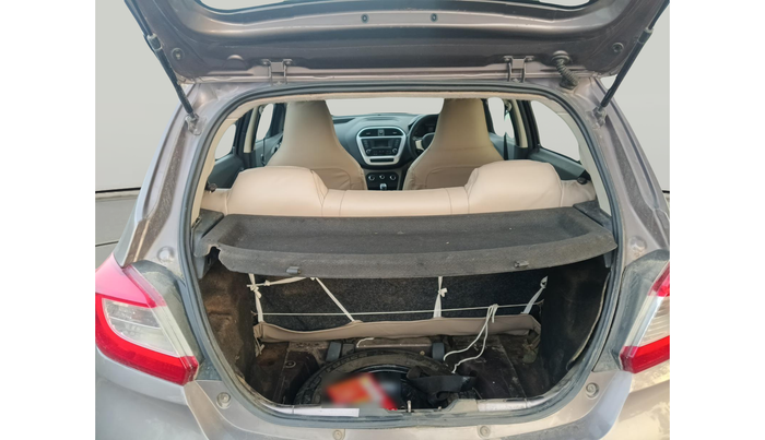 2016 Tata Tiago XT PETROL, Petrol, Manual, 84,250 km, exterior