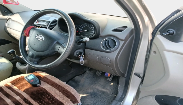 2012 Hyundai i10 MAGNA 1.1, Petrol, Manual, 1,16,620 km, interior