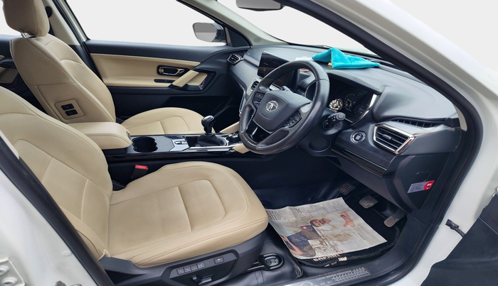 2023 Tata Safari XZ PLUS 6S ADVENTURE, Diesel, Manual, 27,068 km, interior