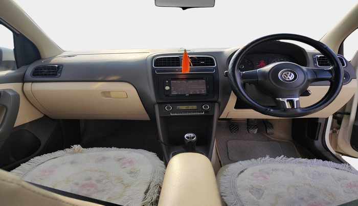 2011 Volkswagen Vento HIGHLINE 1.6 MPI, Petrol, Manual, 89,712 km, interior