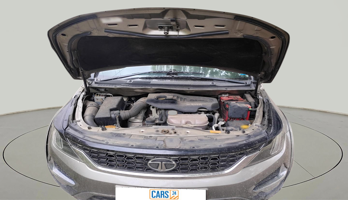 2017 Tata Hexa XTA 4X2 6 STR, Diesel, Automatic, 93,702 km, exterior