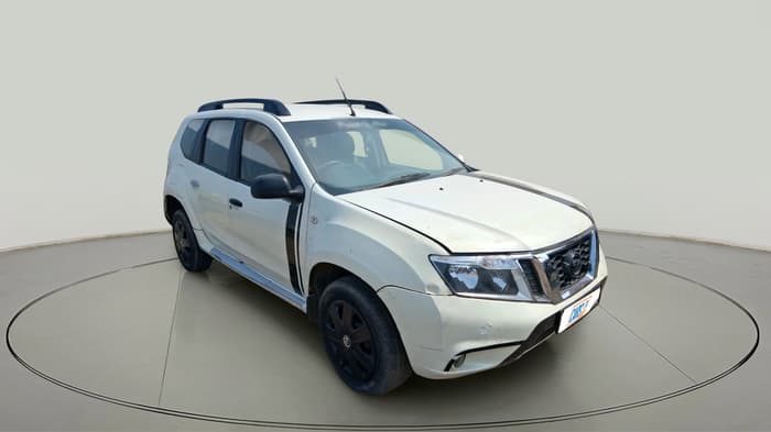 2014 Nissan Terrano XL D THP 110 PS, Diesel, Manual, 1,58,000 km, exterior
