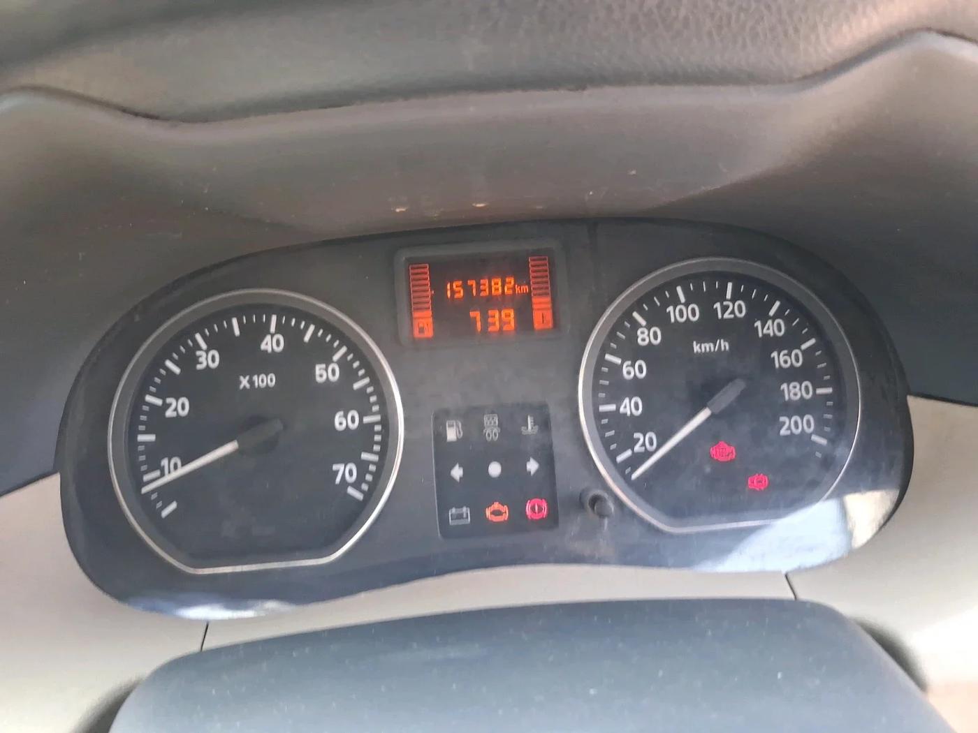 2014 Nissan Terrano XL D THP 110 PS, Diesel, Manual, 1,58,000 km, interior