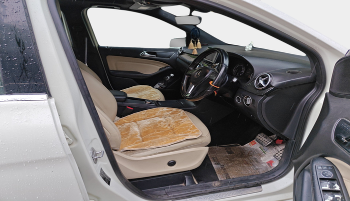 2012 Mercedes Benz B Class B 180 SPORTS PETROL, Petrol, Automatic, 62,225 km, interior