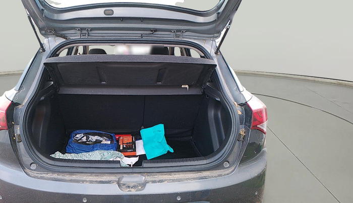 2017 Hyundai Elite i20 ASTA 1.2 (O), Petrol, Manual, 33,737 km, exterior