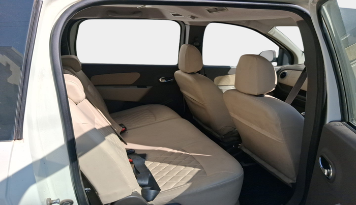 2016 Renault Lodgy 110 PS RXZ 8 STR, Diesel, Manual, 1,41,550 km, interior