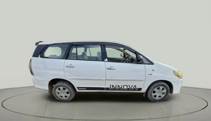 2013 Toyota Innova 2.5 G 8 STR, Diesel, Manual, 1,15,437 km, exterior