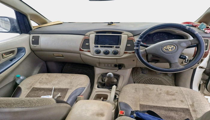 2013 Toyota Innova 2.5 G 8 STR, Diesel, Manual, 1,15,437 km, interior