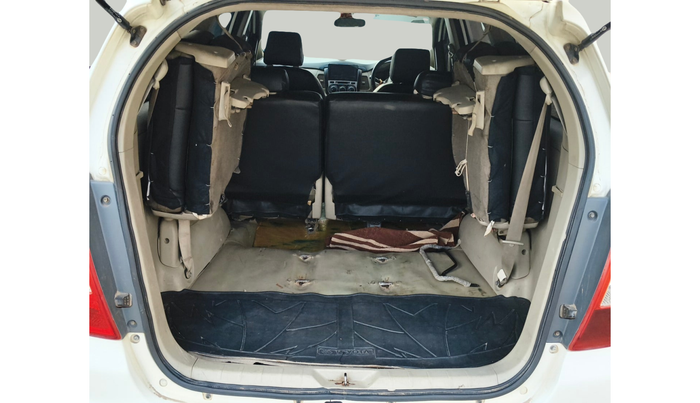 2013 Toyota Innova 2.5 GX 8 STR, Diesel, Manual, 3,81,075 km, exterior