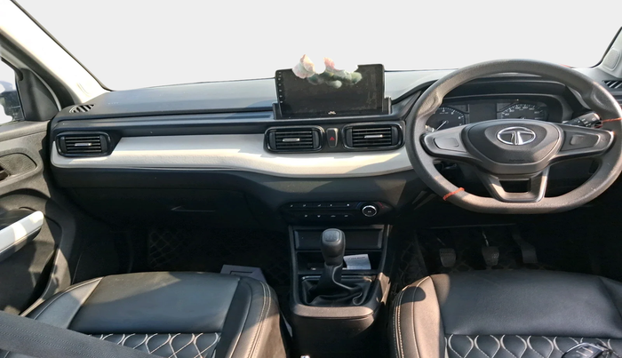 2023 Tata PUNCH PURE MT, Petrol, Manual, 25,788 km, interior