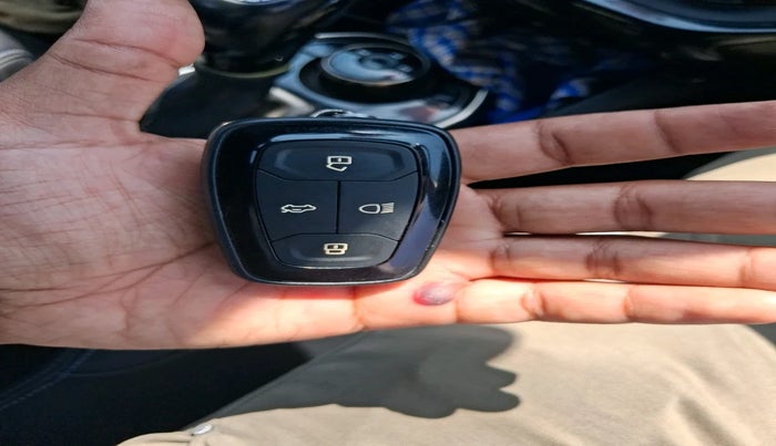 2022 Tata Safari XZA PLUS DARK EDITION, Diesel, Automatic, 1,41,988 km, interior