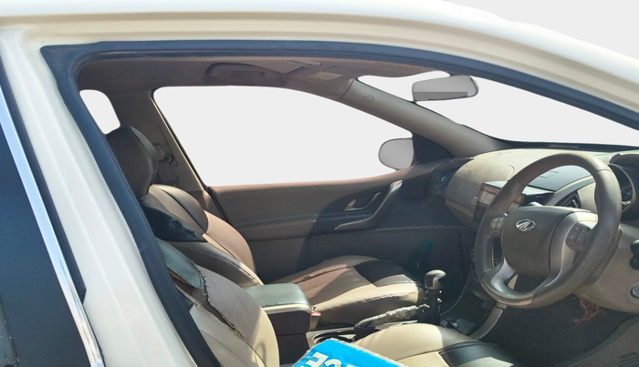 2015 Mahindra XUV500 W6, Diesel, Manual, 1,90,673 km, interior