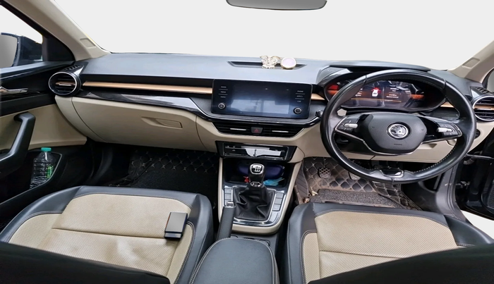 2022 Skoda SLAVIA STYLE 1.0L TSI MT, Petrol, Manual, 79,700 km, interior