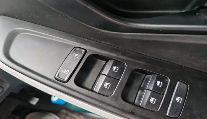 2025 Hyundai Creta E 1.5 PETROL, Petrol, Manual, 6,437 km, interior