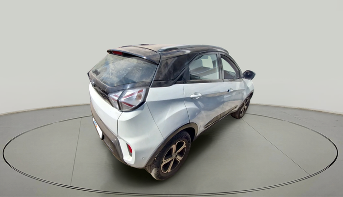 2018 Tata NEXON XZ PLUS DIESEL DUAL TONE, Diesel, Manual, 1,30,401 km, exterior