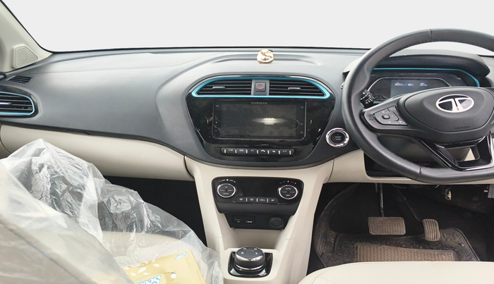 2024 Tata TIAGO EV XZ PLUS TECH LUX LONG RANGE, Electric, Automatic, 9,506 km, interior