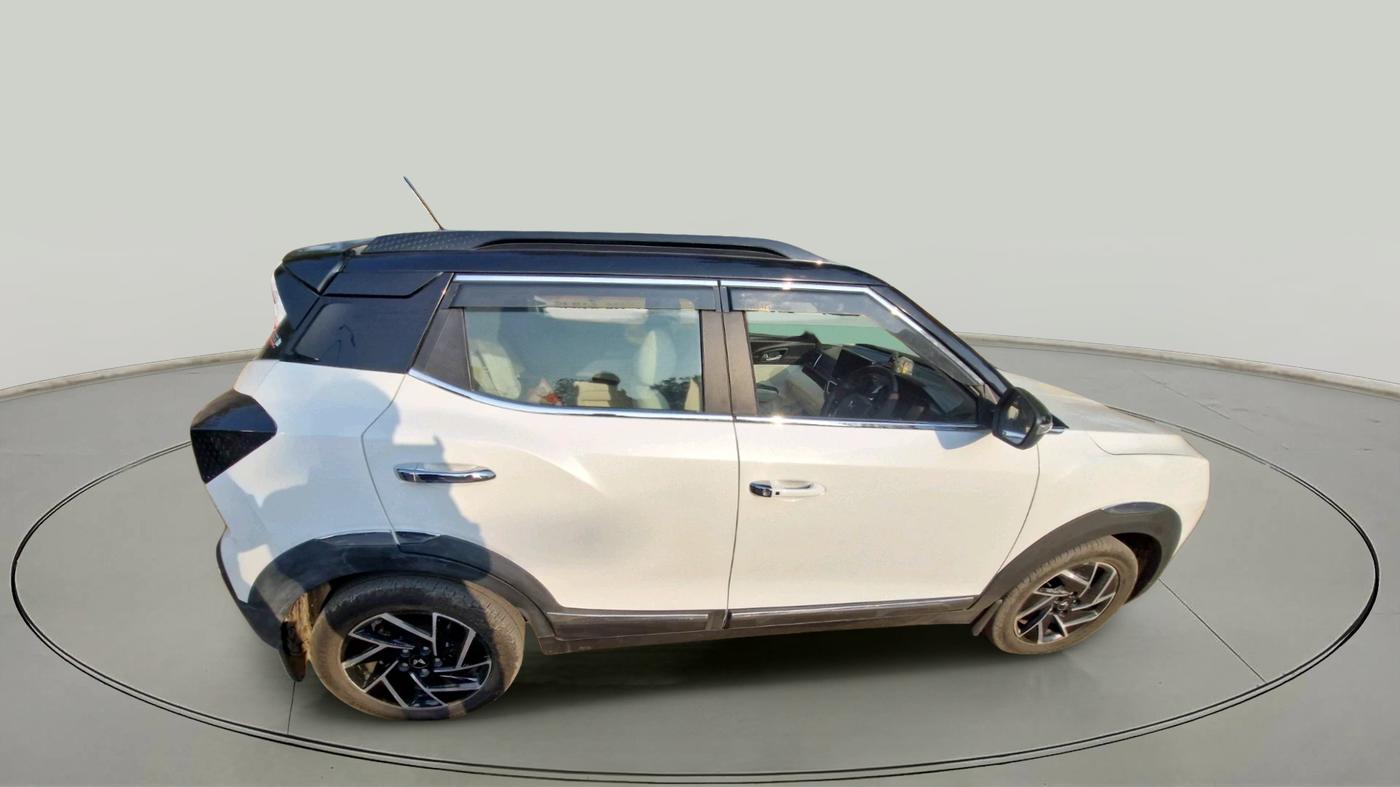 2024 Mahindra XUV 3XO AX7 1.2 TGDi, Petrol, Manual, 22,052 km, exterior
