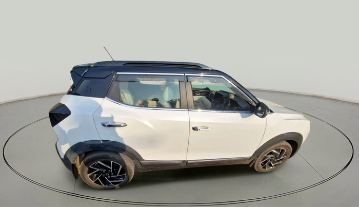 2024 Mahindra XUV 3XO AX7 1.2 TGDi, Petrol, Manual, 20,361 km, exterior