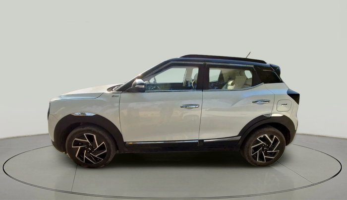 2024 Mahindra XUV 3XO AX7 1.2 TGDi, Petrol, Manual, 20,361 km, exterior