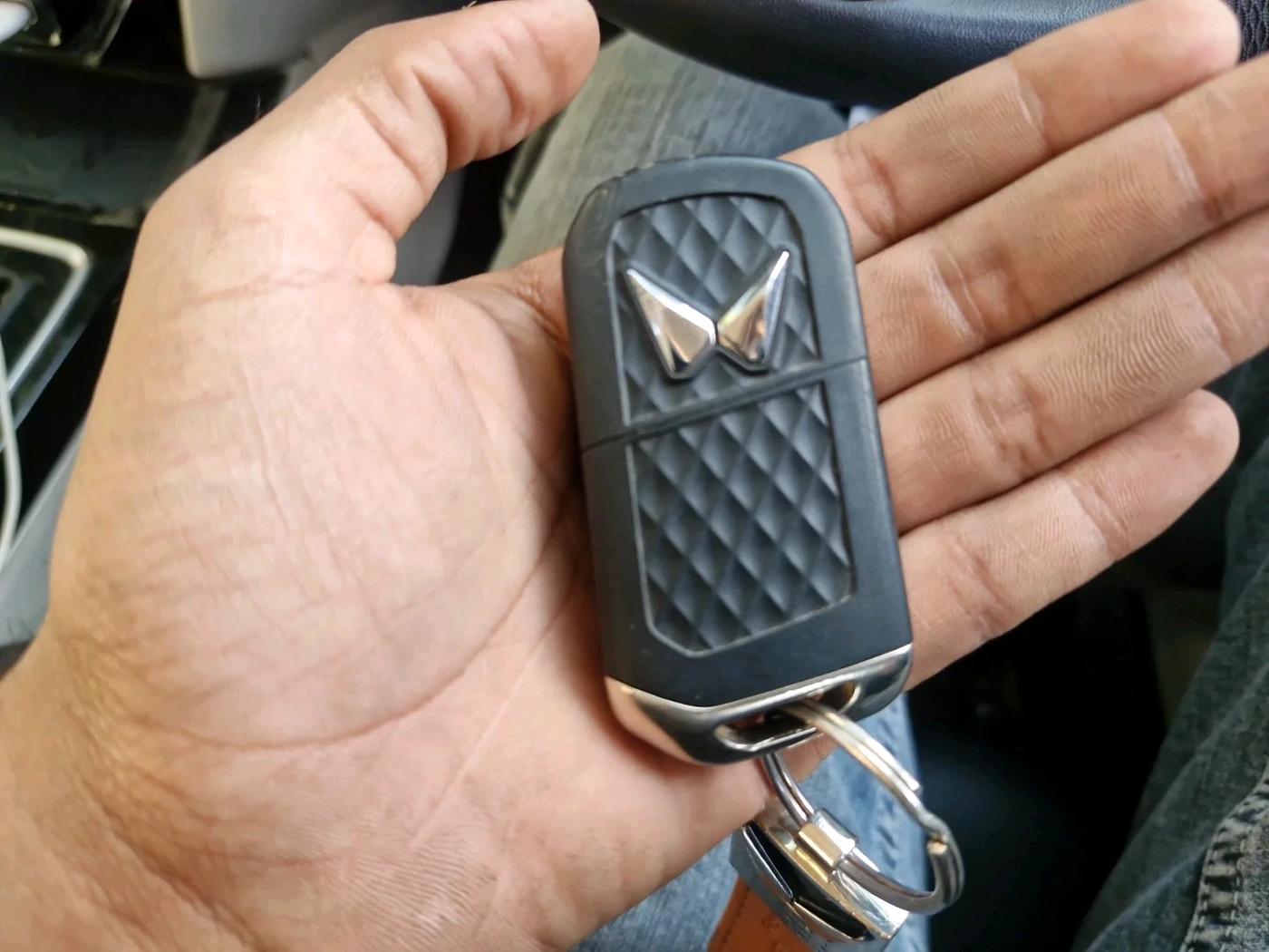 2024 Mahindra XUV 3XO AX7 1.2 TGDi, Petrol, Manual, 22,052 km, interior