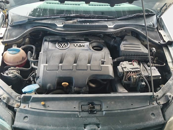 2014 Volkswagen Polo HIGHLINE1.5L, Diesel, Manual, 1,09,067 km, exterior