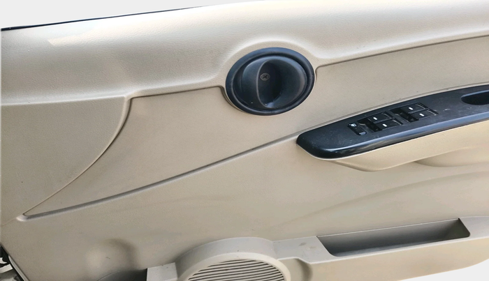 2015 Mahindra Xylo D4, Diesel, Manual, 2,20,956 km, interior