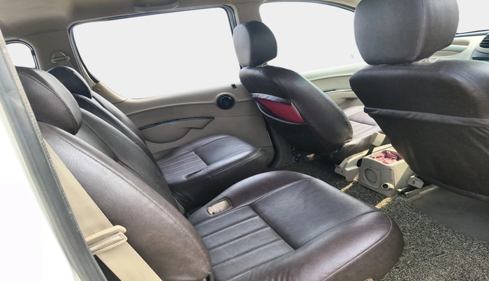2015 Mahindra Xylo D4, Diesel, Manual, 2,20,956 km, interior