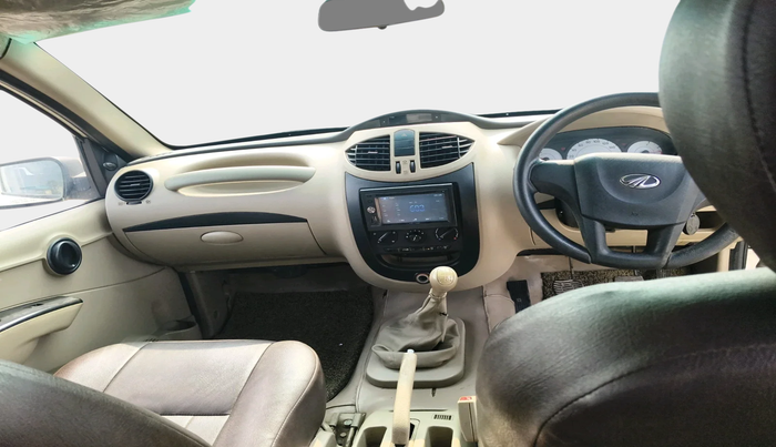 2015 Mahindra Xylo D4, Diesel, Manual, 2,20,956 km, interior