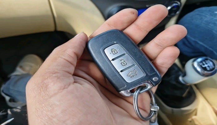 2014 Hyundai Verna FLUIDIC 1.6 CRDI SX, Diesel, Manual, 1,51,211 km, interior