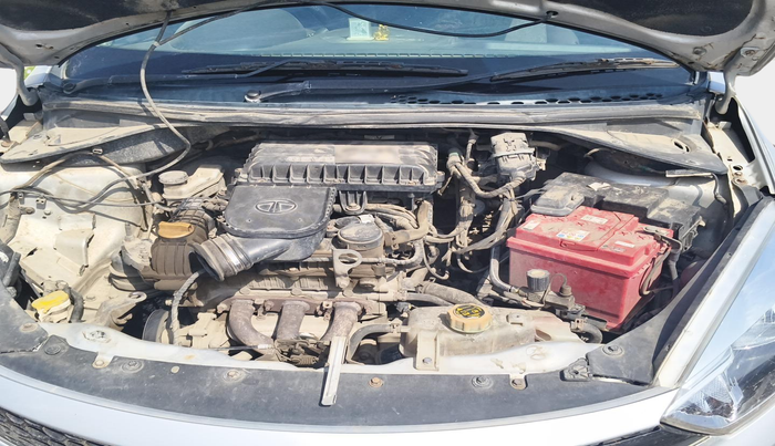 2017 Tata Tiago XT PETROL, Petrol, Manual, 1,20,211 km, exterior