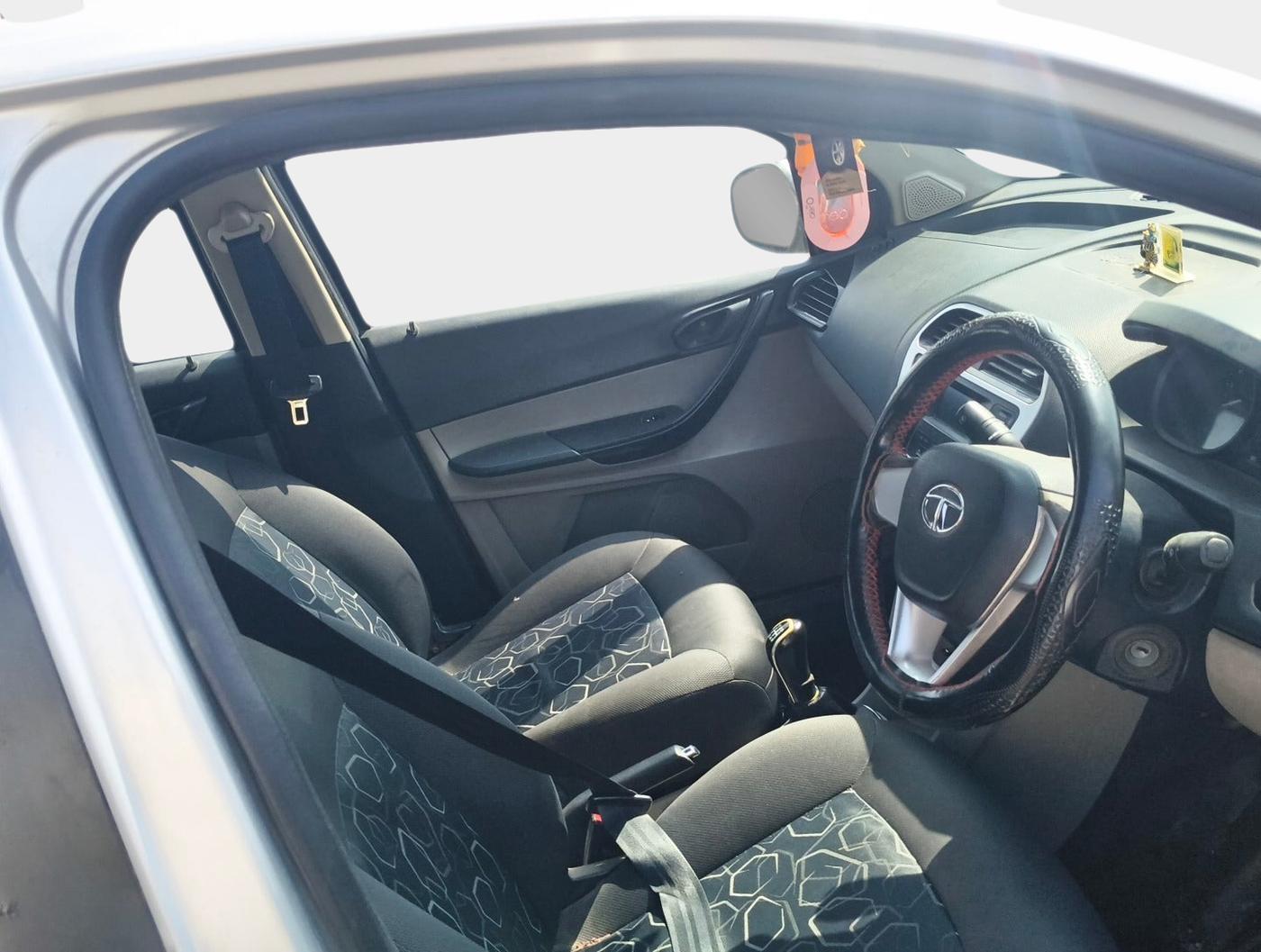 2017 Tata Tiago XT PETROL, Petrol, Manual, 1,20,211 km, interior