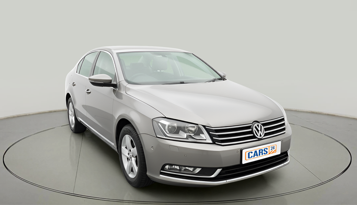 2013 Volkswagen Passat HIGHLINE DSG, Diesel, Automatic, 1,47,711 km, exterior