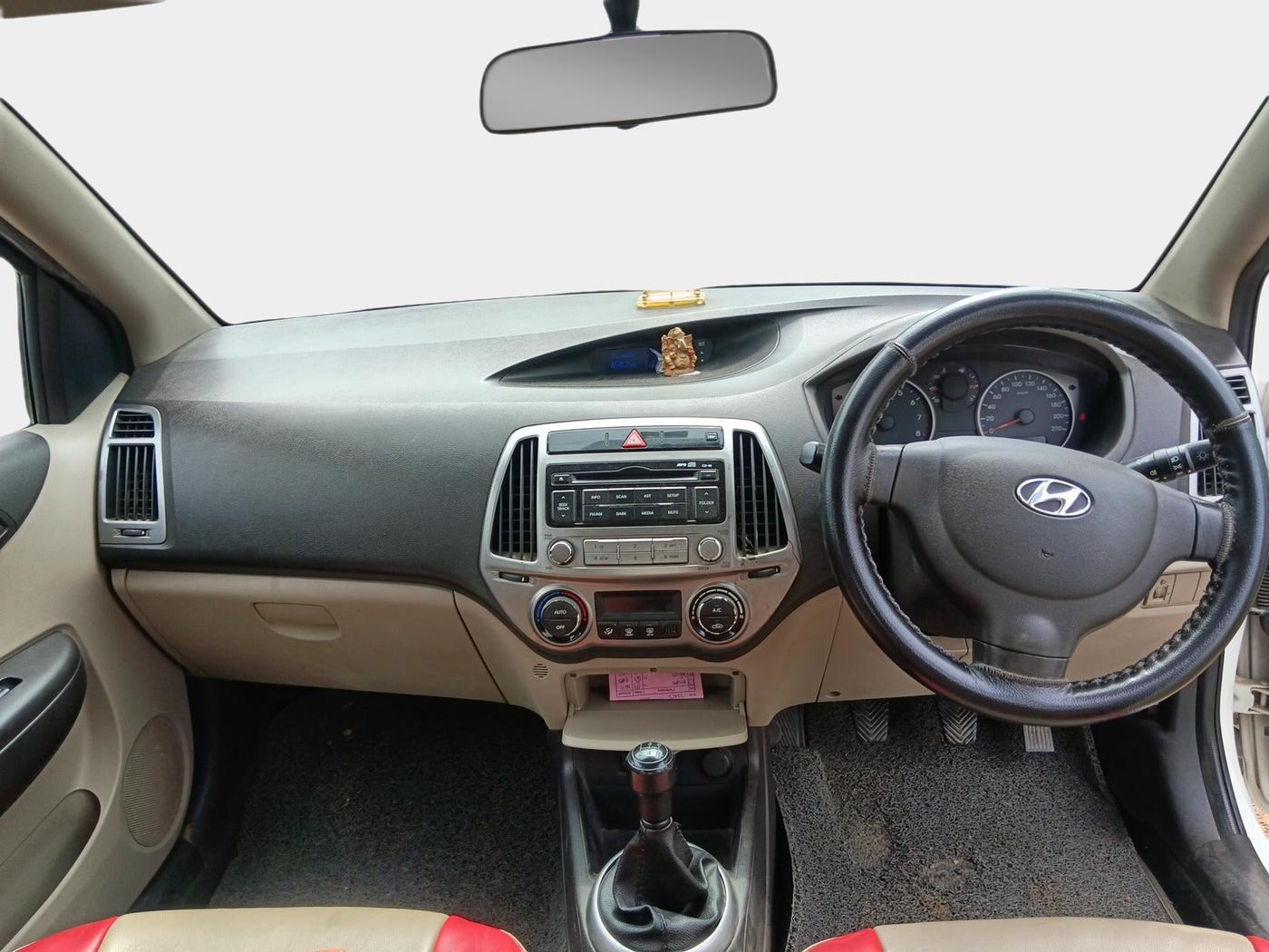 2013 Hyundai i20 MAGNA 1.2, Petrol, Manual, 69,336 km, interior