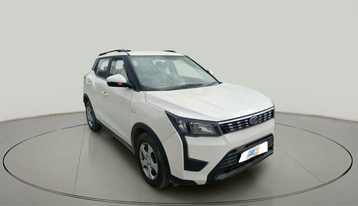 2021 Mahindra XUV300 W6 1.2 PETROL, Petrol, Manual, 59,987 km, exterior
