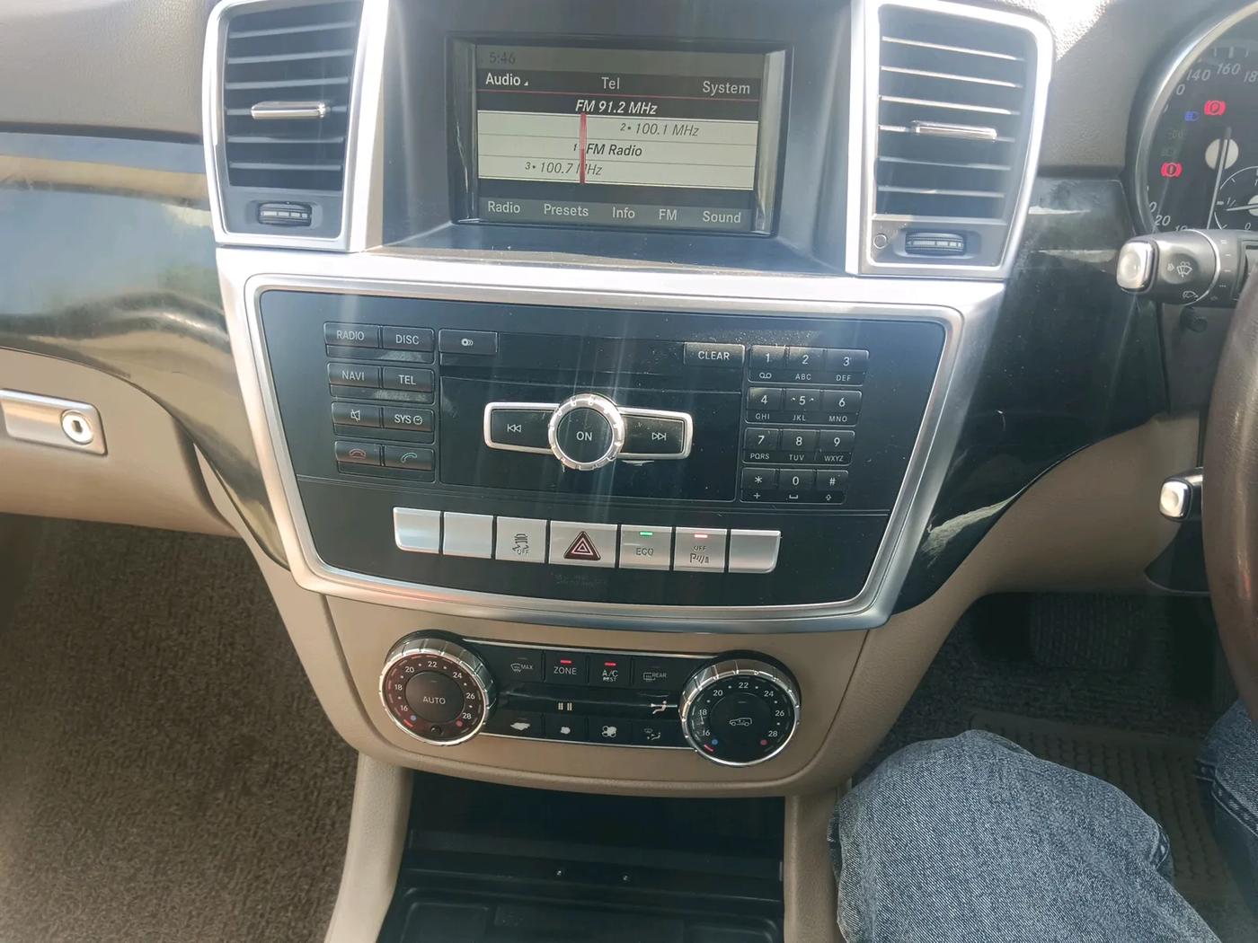 2013 Mercedes Benz Ml Class 250 CDI, Diesel, Automatic, 2,33,675 km, interior
