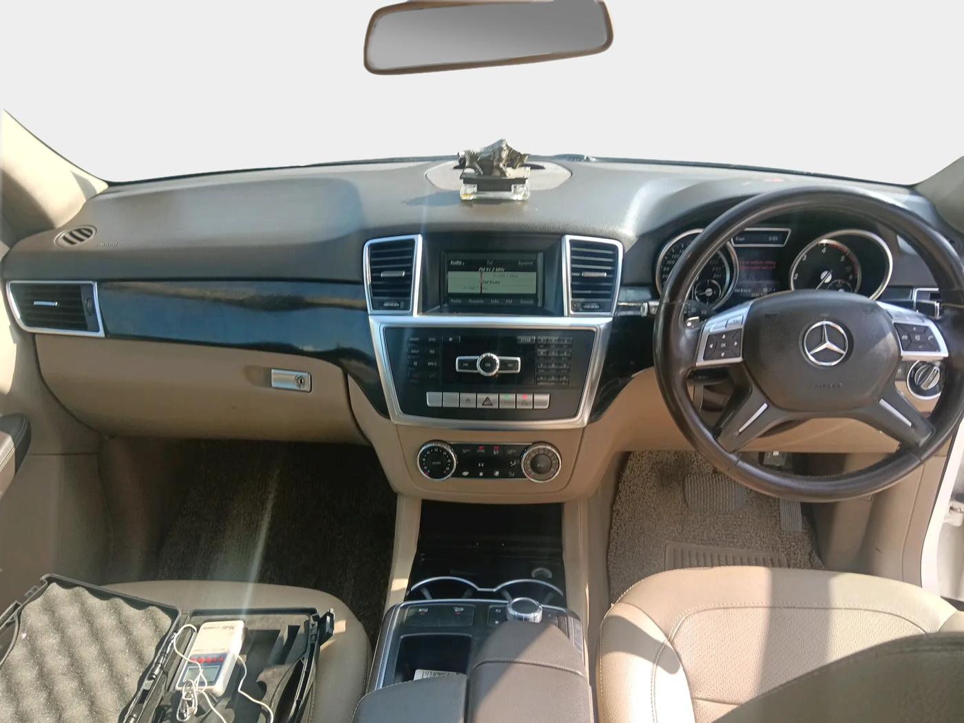2013 Mercedes Benz Ml Class 250 CDI, Diesel, Automatic, 2,33,675 km, interior