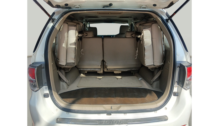 2014 Toyota Fortuner 3.0 4X2 MT, Diesel, Manual, 1,14,061 km, exterior