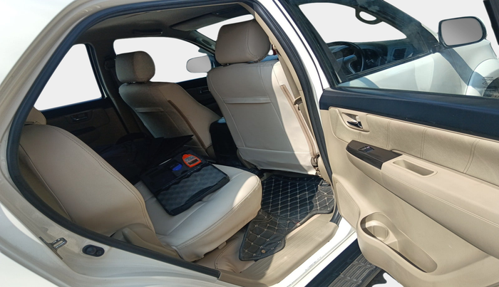 2014 Toyota Fortuner 3.0 4X2 MT, Diesel, Manual, 1,14,061 km, interior