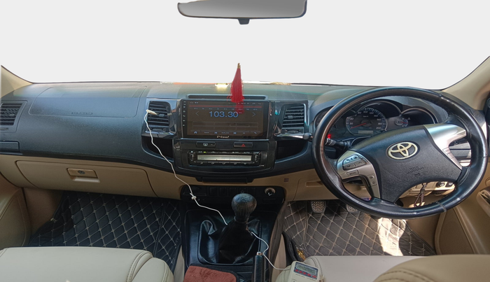 2014 Toyota Fortuner 3.0 4X2 MT, Diesel, Manual, 1,14,061 km, interior