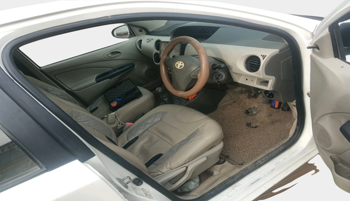 2015 Toyota Etios GD, Diesel, Manual, 1,09,273 km, interior