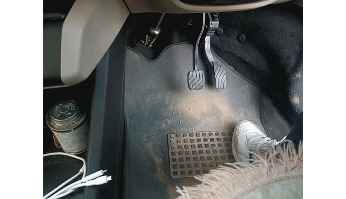 2020 Renault TRIBER RXZ AMT, Petrol, Automatic, 25,857 km, interior