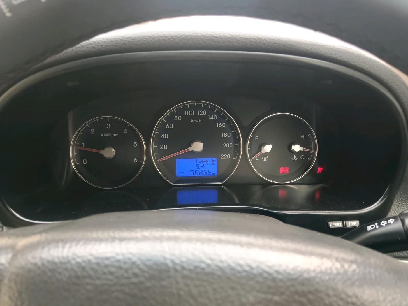 2012 Hyundai Santa Fe 2 WD, Diesel, Manual, 3,20,000 km, interior
