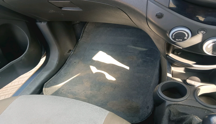 2012 Chevrolet Beat LT PETROL, Petrol, Manual, 65,587 km, interior